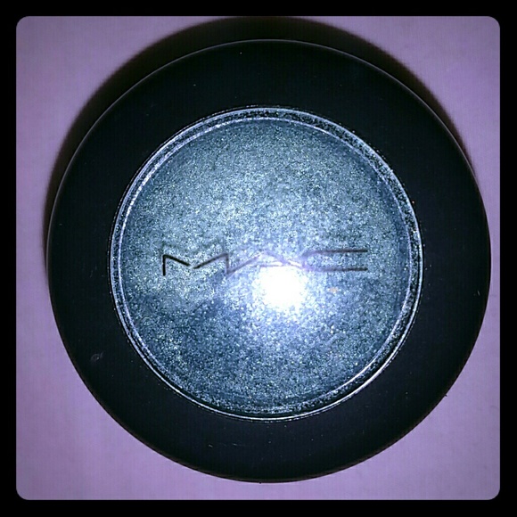 MAC Steamy eyeshadow pot