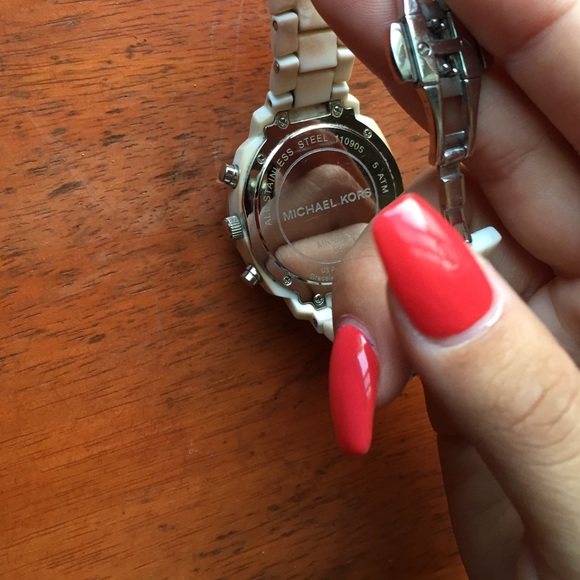 MK Ceramic White Watch - Picture 2 of 4