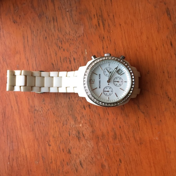 MK Ceramic White Watch - Picture 4 of 4
