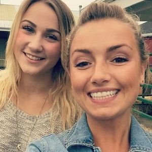 Meet your Poser Haylee!