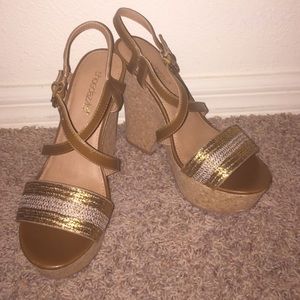 NWT!   Brown and gold platform sandals