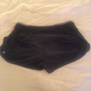🔹Lululemon run free shorts🔹