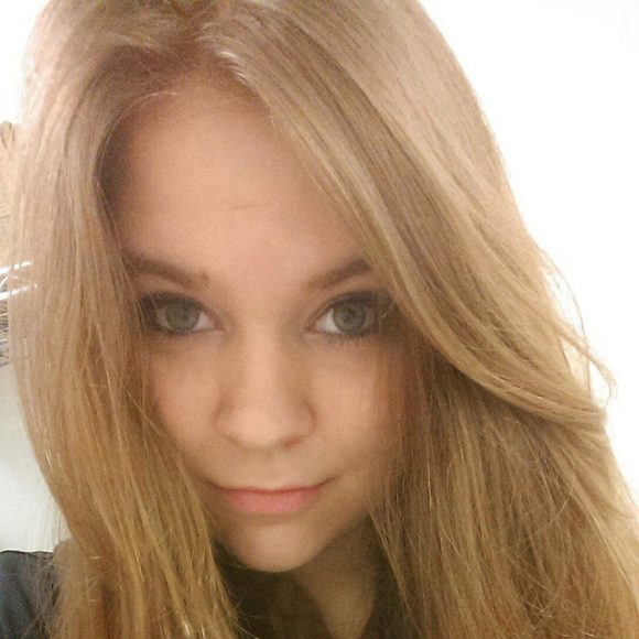 Meet your Posher, Alicia