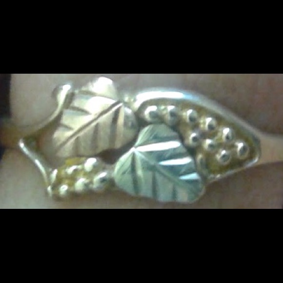 Black hills gold 10k gold ring size 7