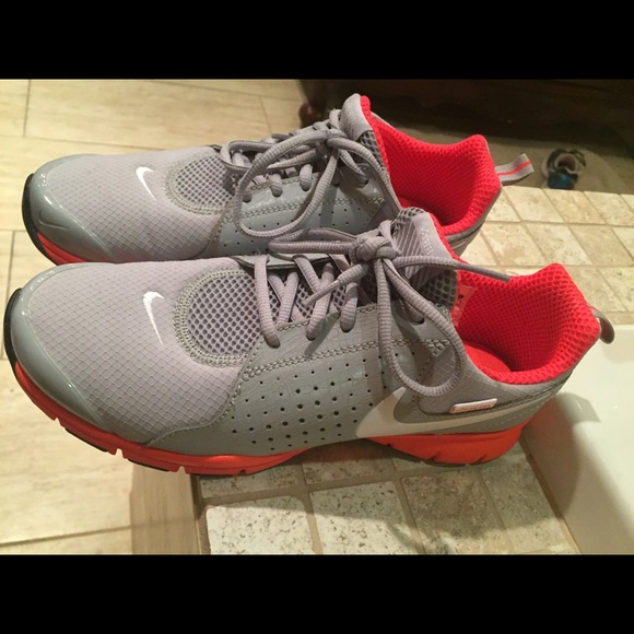 8.5 Nike cushion footwear