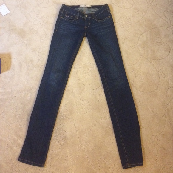 Dark wash Hollister jeans