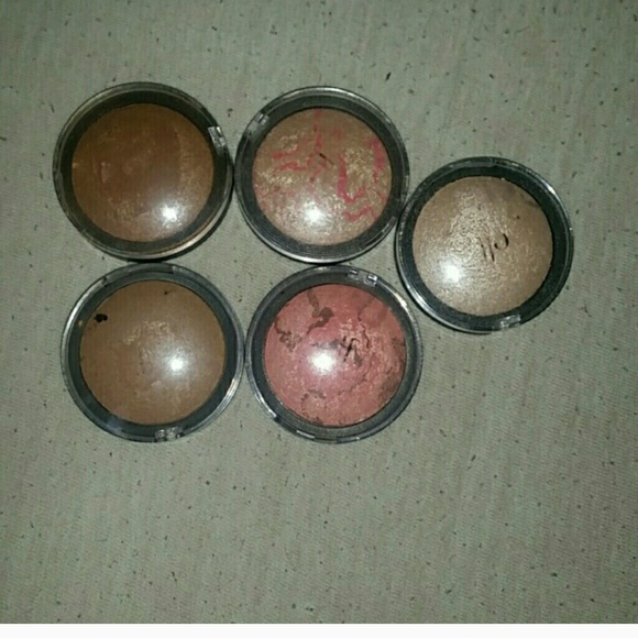 Elf baked highlighter only
