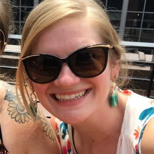 Meet your Posher, Lauren