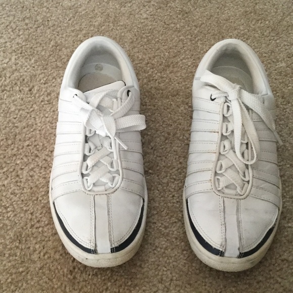 K-Swiss White Sneakers Boys size 5  = girl 7