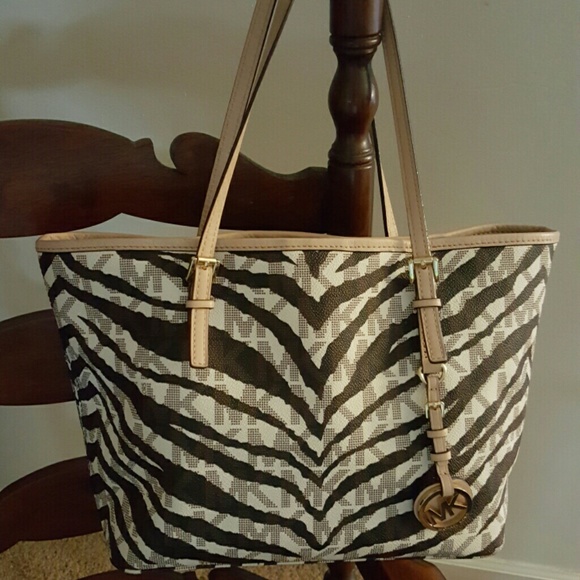 Not 4 sale. Just showing a friend