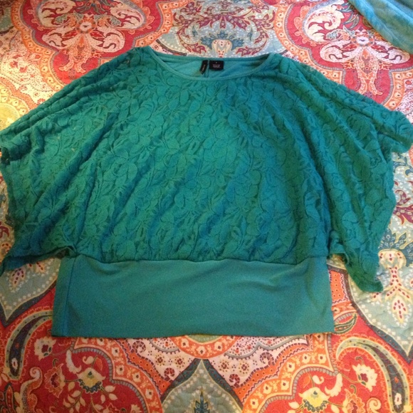 Teal top