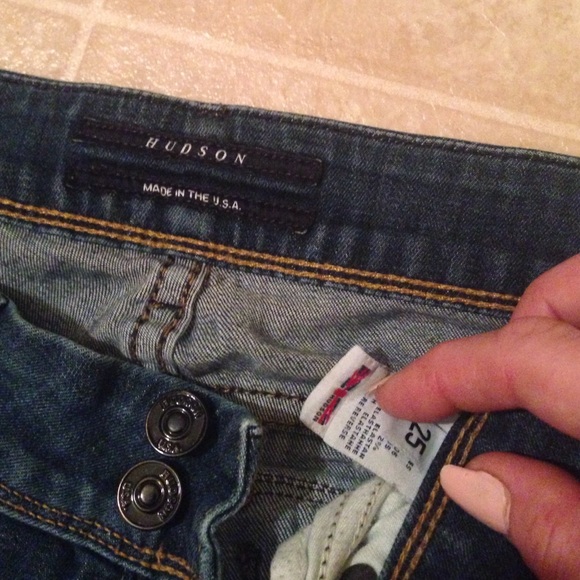 Hudson jeans. Size 25. Priced for sale - Picture 2 of 4