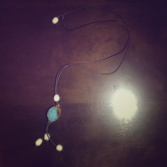 Never worn leather pearl necklace!