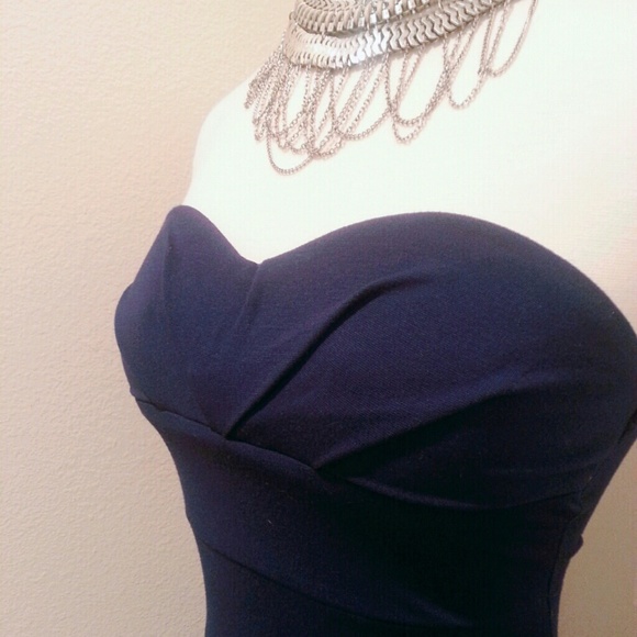 🚫SOLD::Sweetheart strapless bodycon - Picture 2 of 3