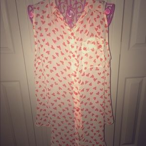 Cute sleeveless shirt