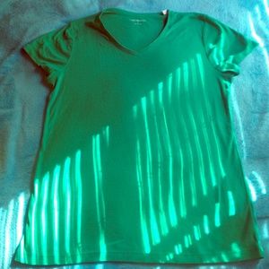 Green V-neck classic Tee