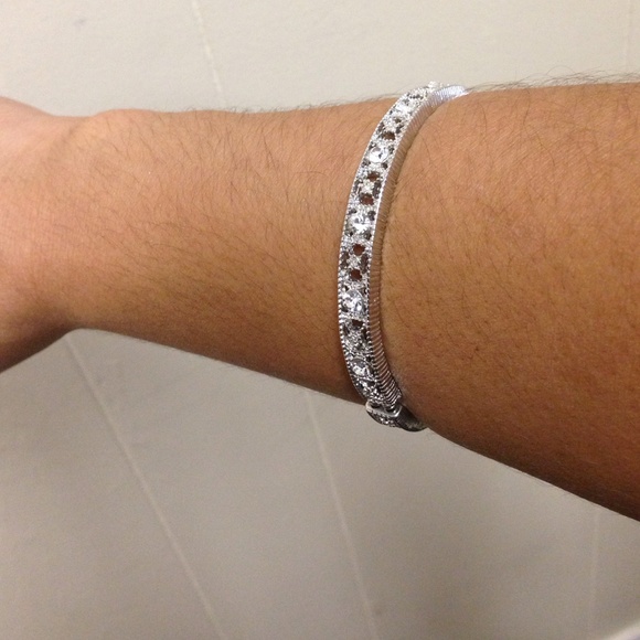 Silver reversible rhinestone bracelet😍
