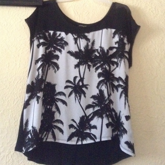 Black and white plam tree blouse