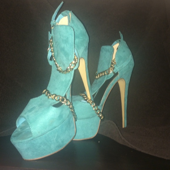 Aqua Blue w/Gold Chains - Picture 1 of 1