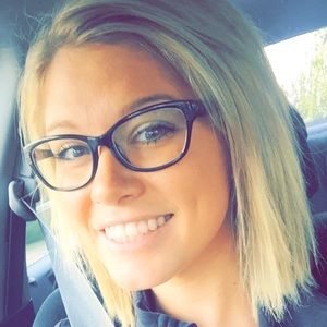 Meet your Posher, Carlye