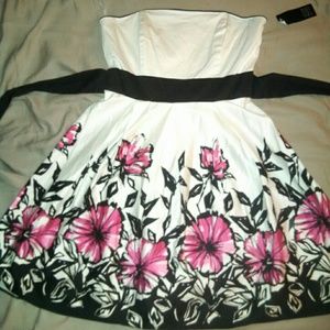 NEVER WORN Floral Cocktail Dress