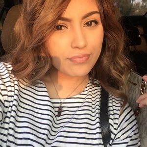 Meet your Posher, Alexia