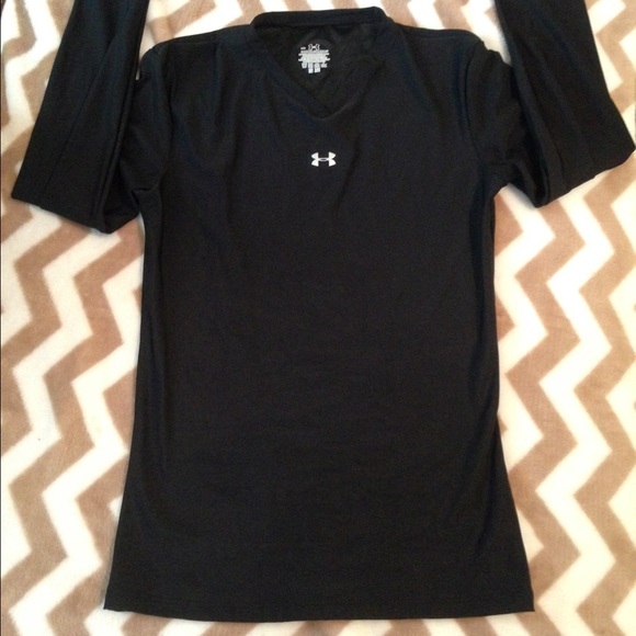 Under armour compression shirt. Size M... EUC