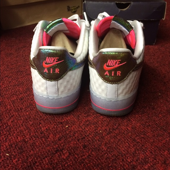 Air Force 1 Low - Picture 3 of 4