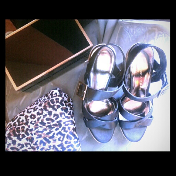 Priced to sell‼️ Black block heels