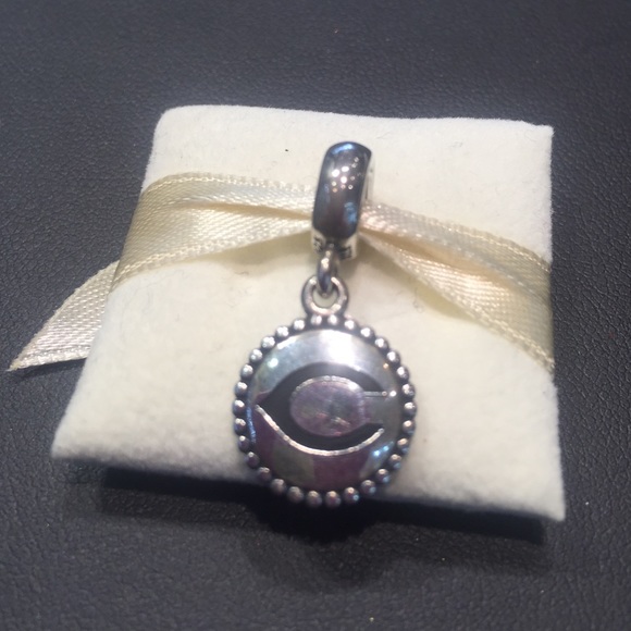 Authentic New Pandora charm - Picture 1 of 2