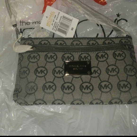 Michael Kors Wristlet