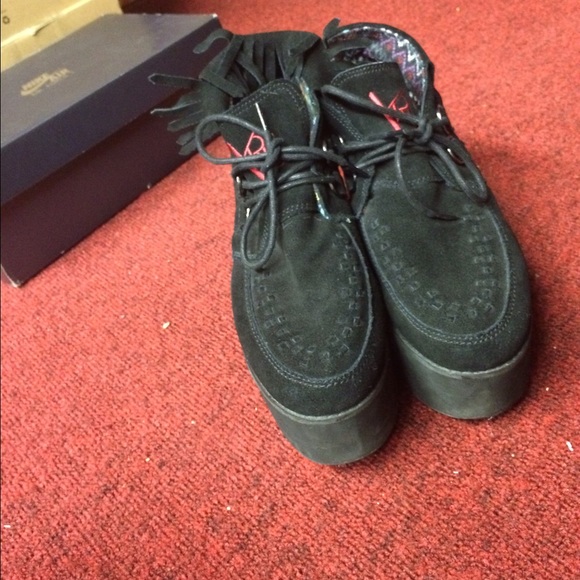 Black platforms - Picture 2 of 4