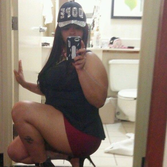 Meet your Posher, Danielle - Picture 1 of 1