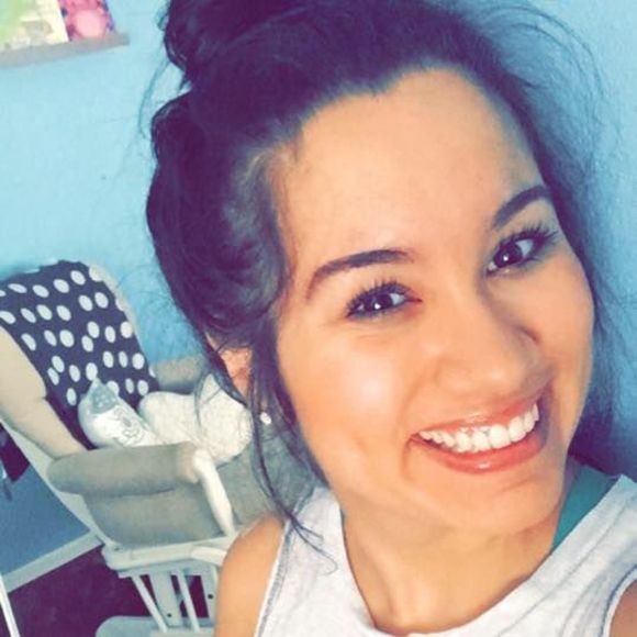 Meet your Posher, Caitlin