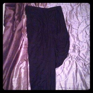 High- low black skirt