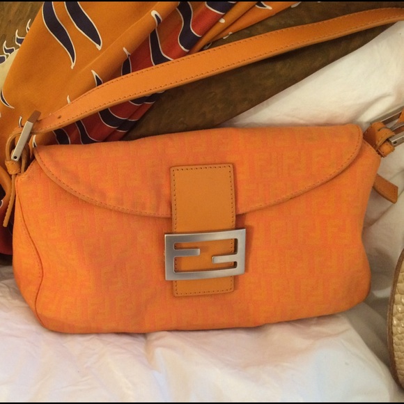 Orange FENDI Baguette Bag - Picture 3 of 4
