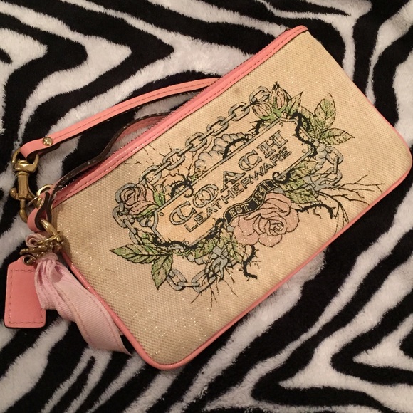 Coach Signature Wristlet - Picture 1 of 4