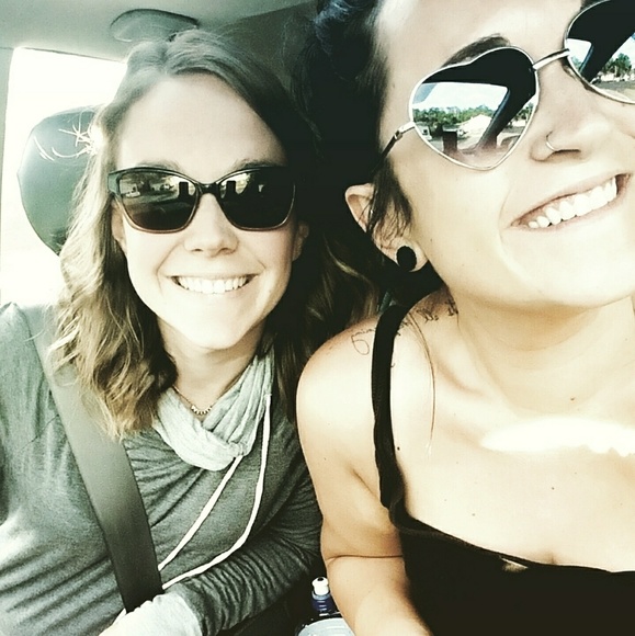 Meet your Posher, Kaylin - Picture 2 of 4