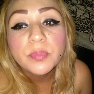 Meet your Posher, Violeta