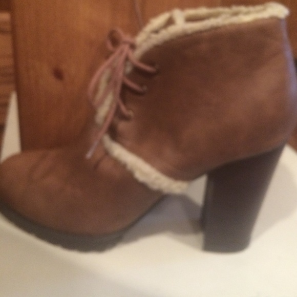 Fun fall boot! - Picture 2 of 3