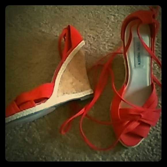 Red steven madden heels. Tie up leg. Cork heel.