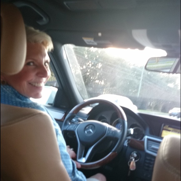 Meet your Posher, Cari - Picture 1 of 1