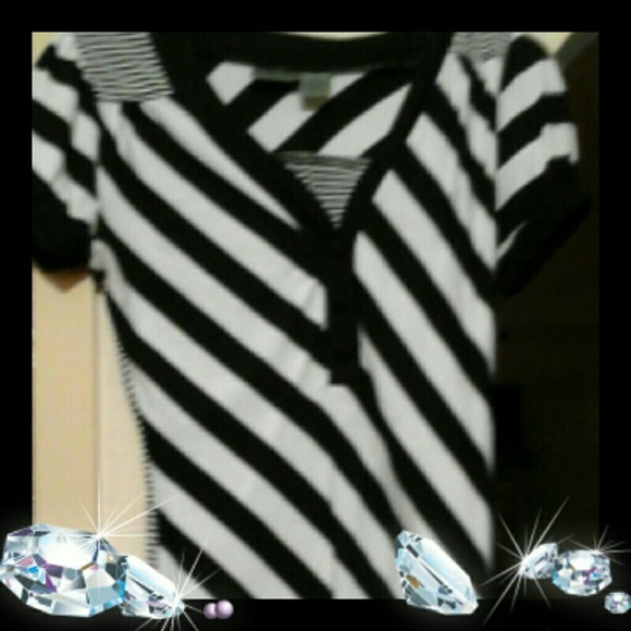 FLASH SALE! Black and white striped top