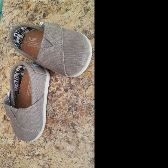 Infant size 2 Toms