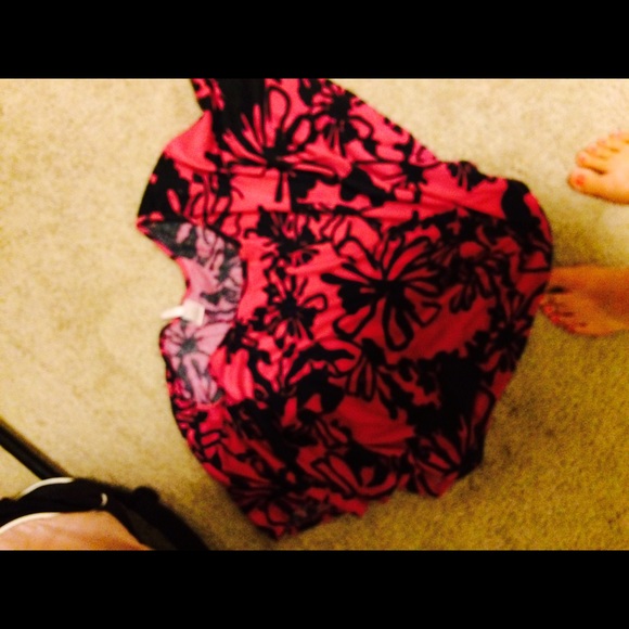Rue 21 flowerly black and pink shirt