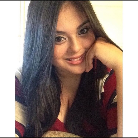 Meet your Posher, Aracely - Picture 1 of 1
