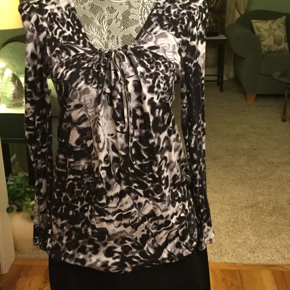 BLACK LONG SLEEVE SCOOP NECK WITH DRAW STRING - Picture 1 of 4