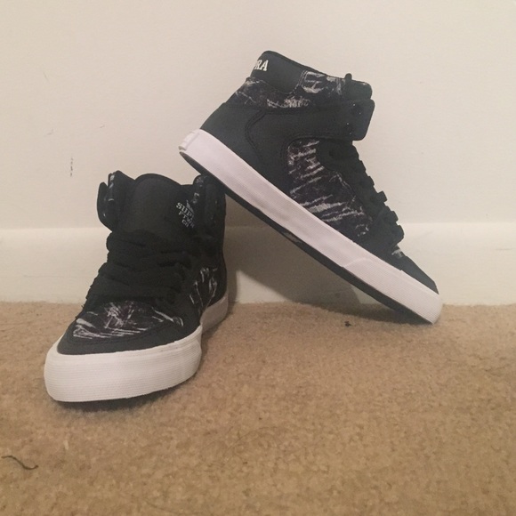 Women's Vaider Supra High Tops Size 6