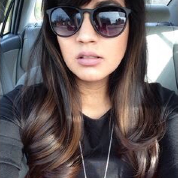 Meet your Posher, Karrie - Picture 2 of 2