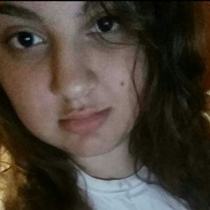 Meet your Posher, Charis